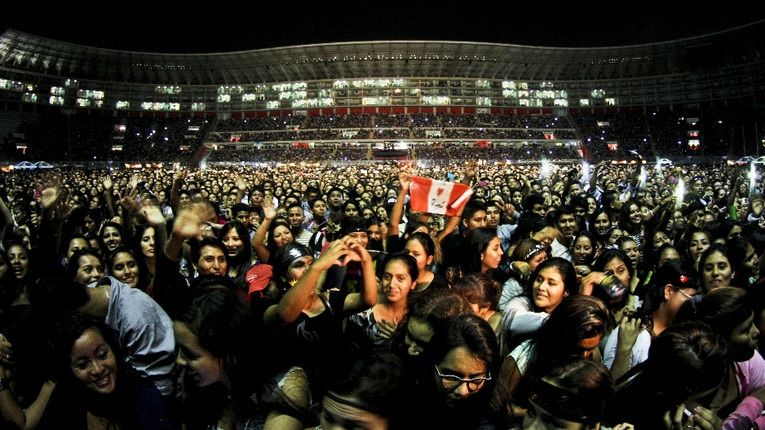 Grupos musicales suspendieron sus conciertos ante protestas en el Perú