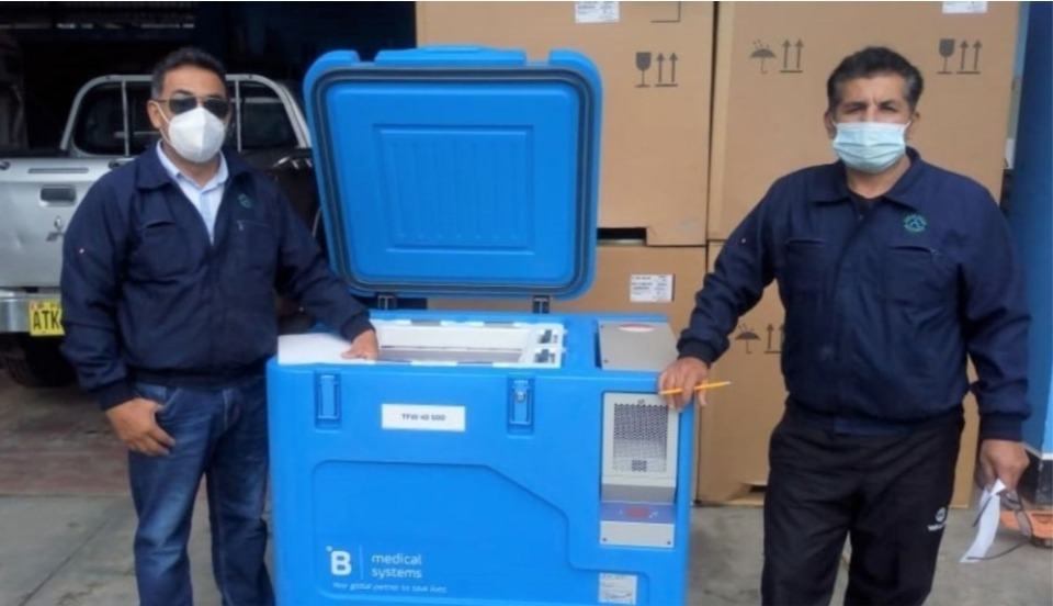 COVID-19: Minsa entrega 20 congeladores solares en Pasco para conversar vacunas