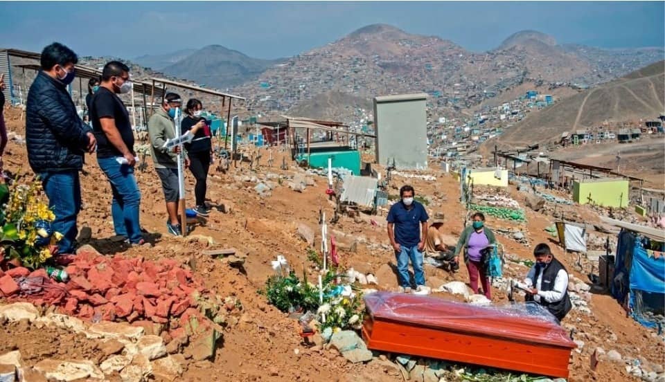 COVID-19: Muertes reportadas por Sinadef alcanzan los 'picos' de la primera ola en Lima y siete regiones