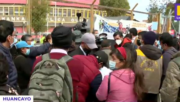 Huancayo: Dirigentes no pueden ingresar a reunión con ministros y presidente Castillo 