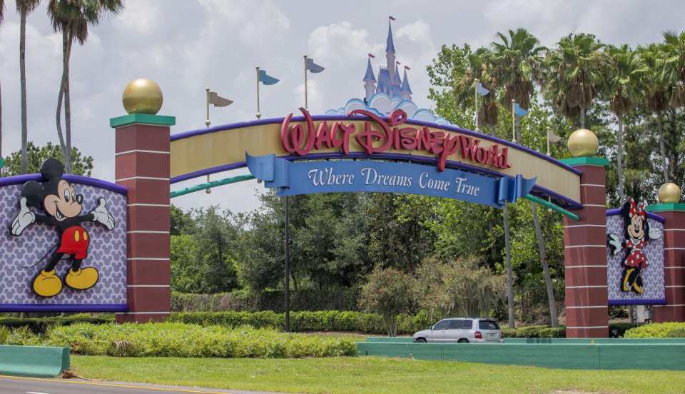 EE.UU: Detienen a cuatro empleados de Disney por trata de personas