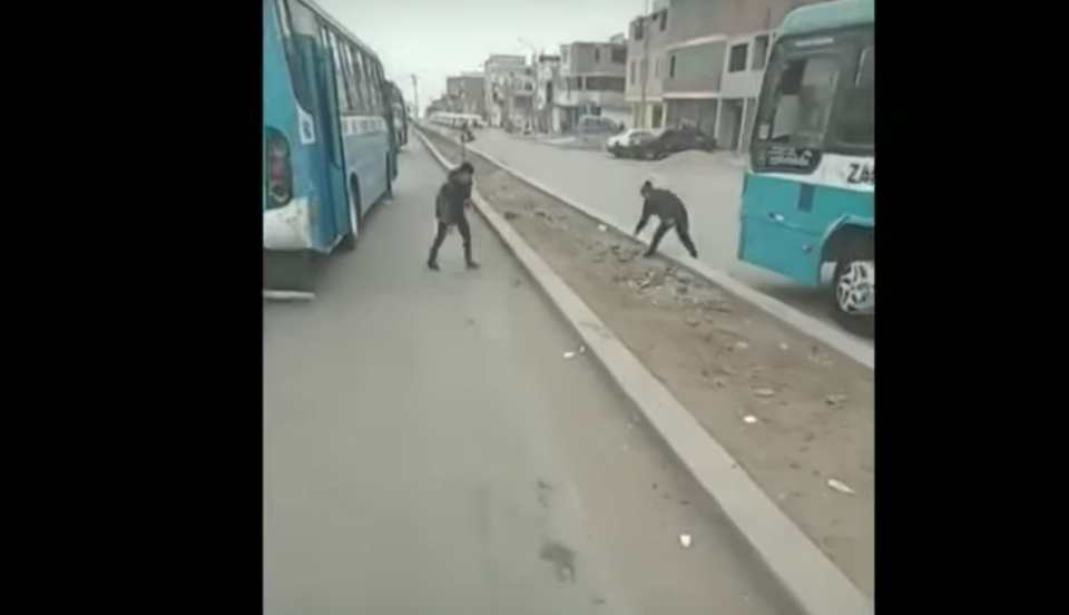 ATU sanciones a buses de ‘El Chino’ por agarrarse a pedradas
