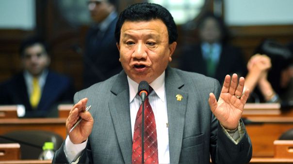 Enrique Wong se queja del sueldo que gana como congresista 