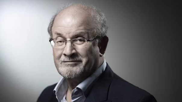 Estados Unidos: Escritor Salman Rushdie es atacado antes de dar una conferencia