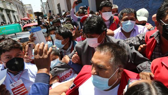 Arequipa: Ciudadanos se enfrentan en contra de la llegada de Evo Morales