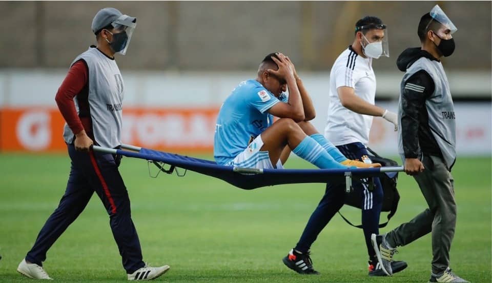 Gianfranco Chávez y su sentido mensaje tras sufrir fuerte lesión en el debut de Sporting Cristal