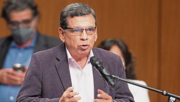 Hernando Cevallos anuncia que personas mayores de 36 años serán vacunados desde el miércoles