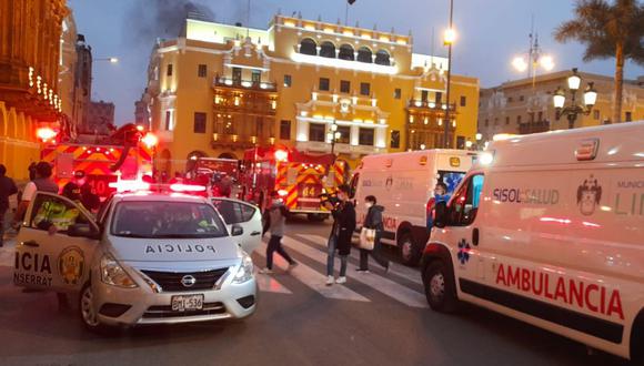 Centro de Lima: Reportan incendio en los estacionamientos del club La Unión