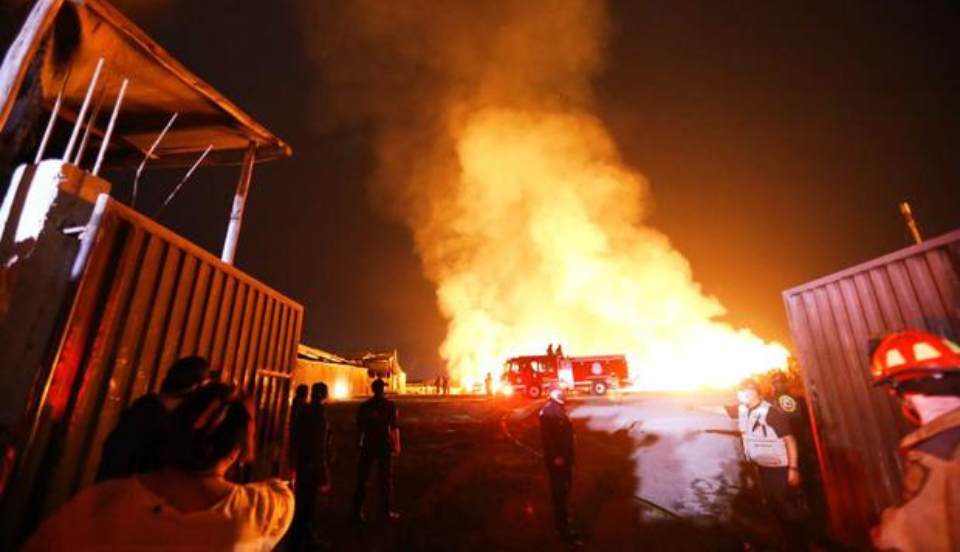Incendio consumió depósito de parihuela en Lurín