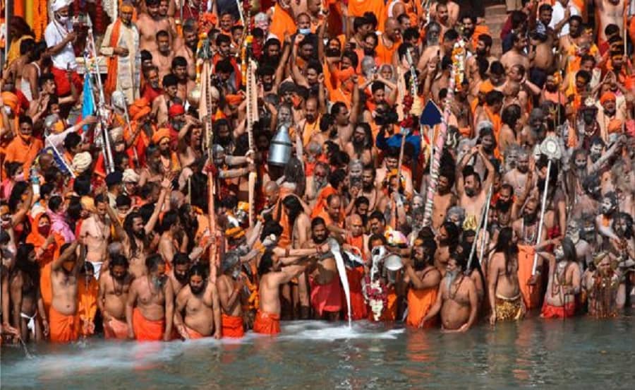 India: marcan récord COVID-19 con más de 184 mil contagios diarios durante festival religioso