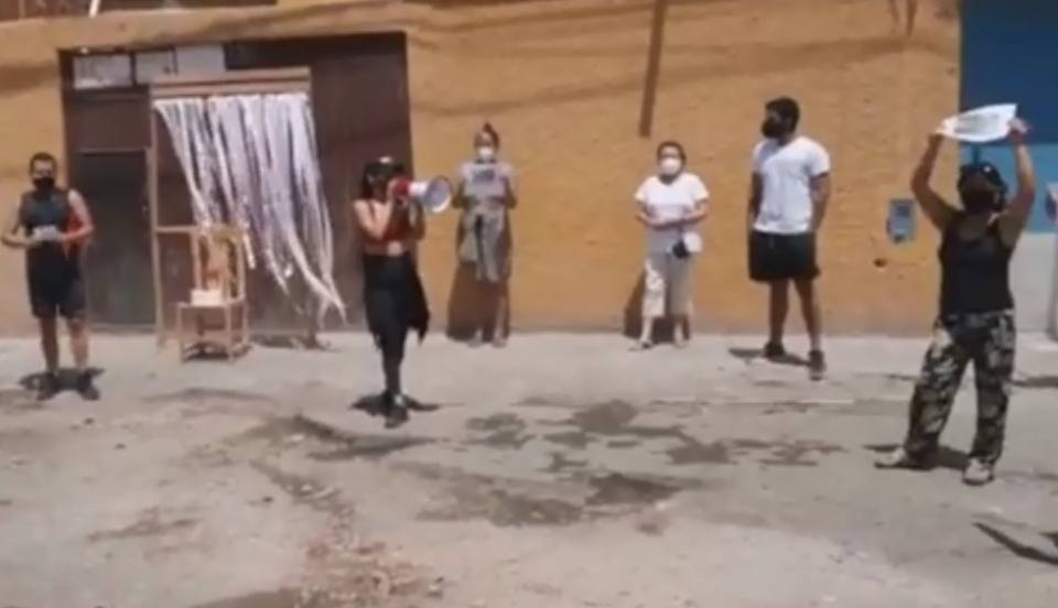 Lambayeque: Vecinos "celebran cumpleaños" de un hueco en la pista