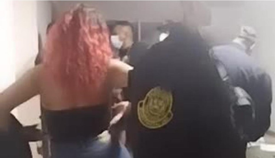 Magdalena del Mar: Joven baila mientras es detenida por participar en fiesta COVID