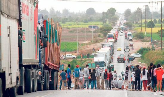Ingreso de camiones con alimentos a Lima disminuye debido a protestas