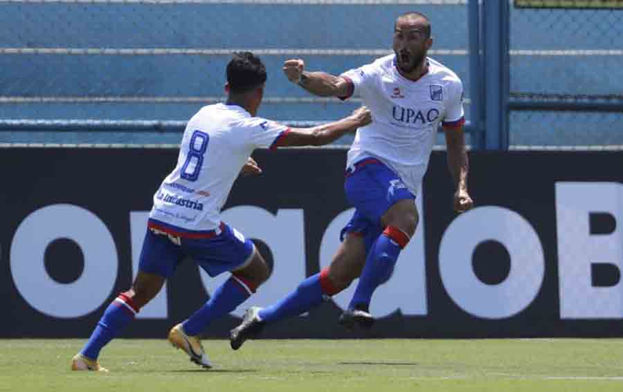 Mannucci se estrena en la Liga 1 con una victoria de 2-0 ante Cantolao [VIDEO]
