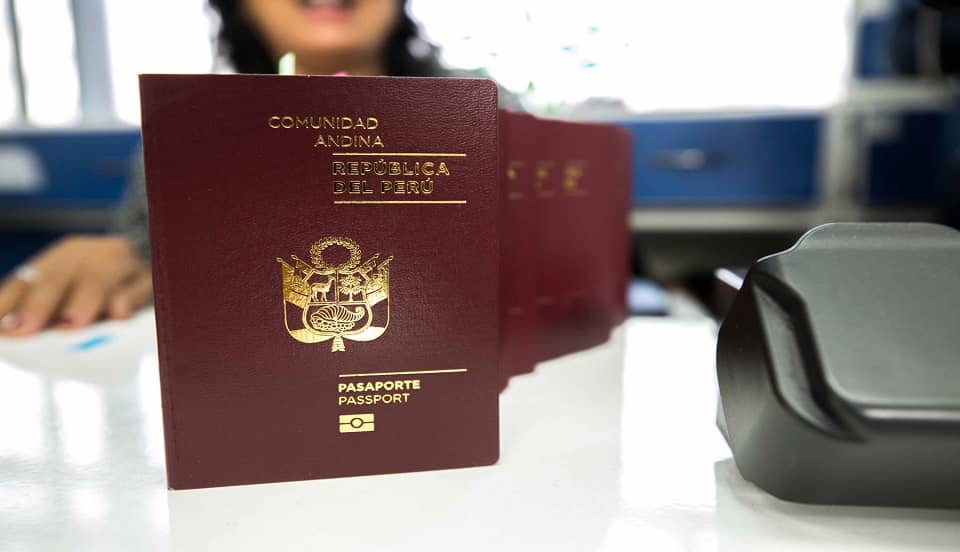 Migraciones: Citas para obtención de pasaporte aumentaron de 300 a 2 mil diarias