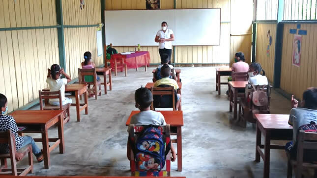Minedu prevé iniciar las clases presenciales después del 15 de abril en las zonas rurales