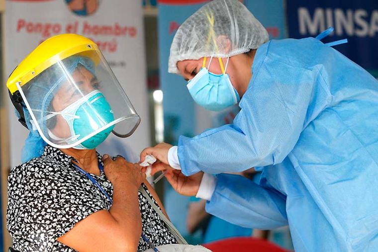 COVID-19: Mayores de 30 años serían vacunados en agosto