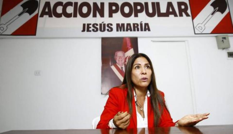 Acción Popular exige la renuncia de Mónica Saavedra