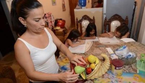 Lima: Mujeres destinan el doble de tiempo a trabajos no remunerados respecto a los hombres