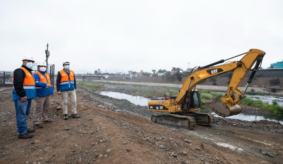 Municipalidad de Lima supervisó trabajos de descolmatación en el Río Rímac