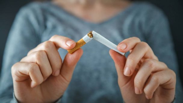 Nueva Zelanda podría prohibir la venta de cigarrillos a los nacidos después del 2004