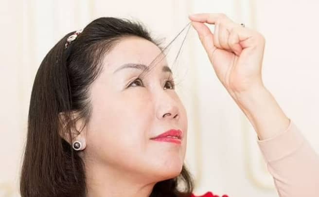 China: Mujer tiene las pestañas más largas del mundo