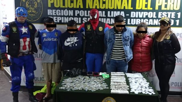 Policías disfrazdos de los “Avengers” desarticulan banda de comerciantes de droga