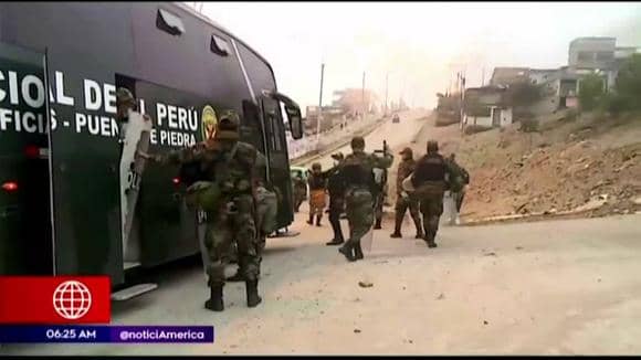 VES: Policía inicia desalojo de invasores en Lomo de Corvina