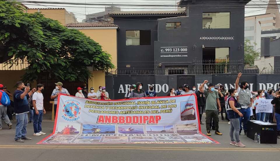 [FOTOS Y VIDEOS] Pescadores protestan tras acuerdo al que se llegó con la empresa Repsol