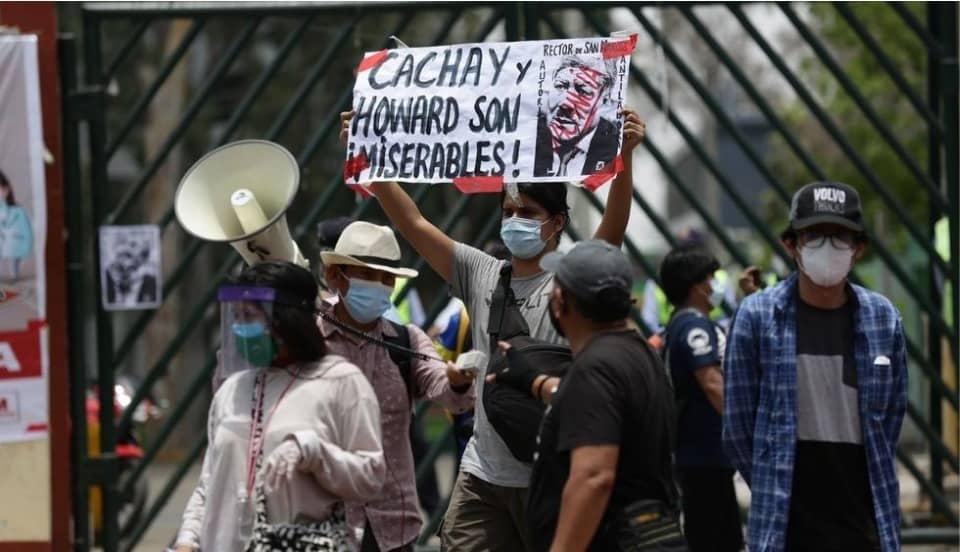 'Vacunagate': Alumnos de la Universidad San Marcos protestan y piden la renuncia del rector Cachay 