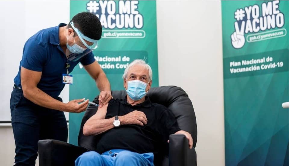 Chile: Sebastián Piñera recibe la segunda dosis de la vacuna china Sinovac contra el coronavirus