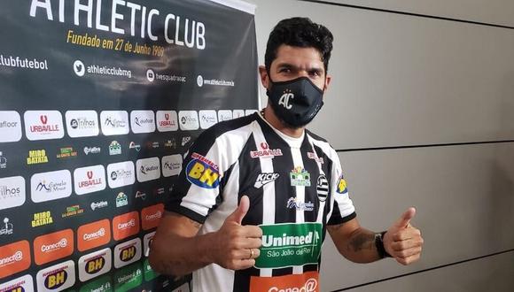 Por culpa del COVID-19: Sebastián Abreu rescinde contrato con Athletic Club de Brasil 