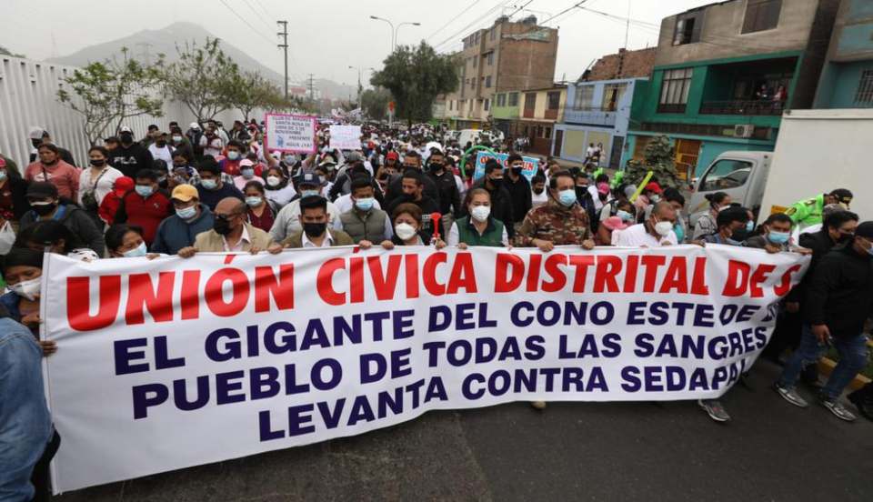 [FOTOS] San Juan de Lurigancho: Vecinos protestan por excesivos cobros en recibos de Sedapal 