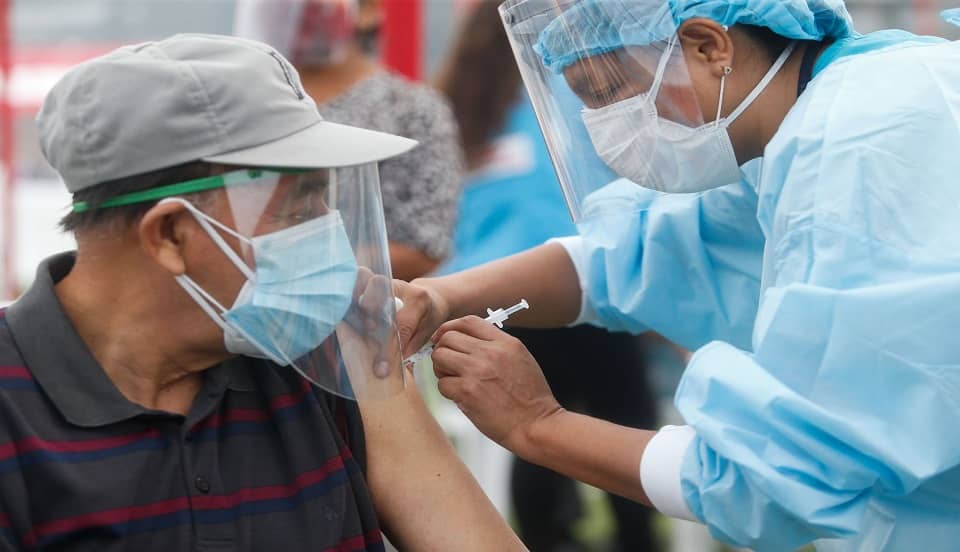 Tacna: Adultos mayores rechazan aplicarse vacunas contra el COVID-19