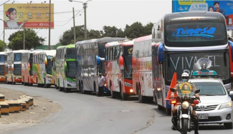 Confederación de Transportistas no aceptan propuestas del Gobierno
