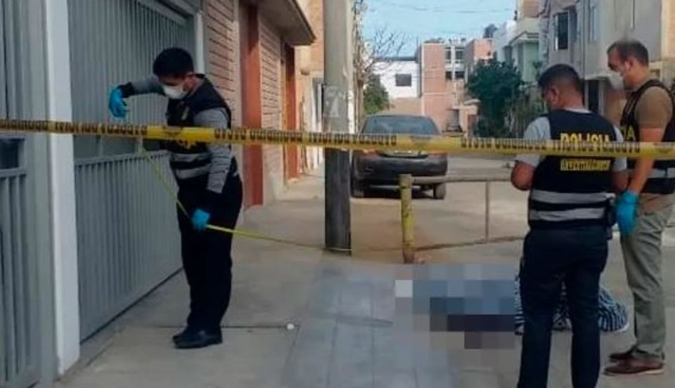 Mujer fue presuntamente lanzada desde un octavo piso por su pareja