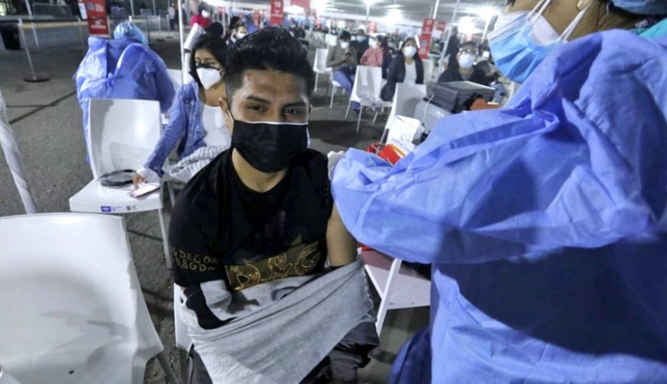 COVID-19: Personas de 30 años a más serán vacunados desde este lunes en Lima y Callao