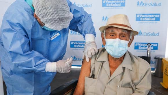 Este viernes culmina vacunación contra el COVID-19 de los primeros 50 mil adultos mayores