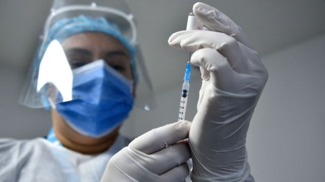 COVID-19: OMS da visto bueno a primera vacuna elaborada en Latinoamérica