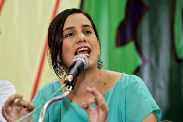 Verónika Mendoza critica a Fuerza Popular: "Pretenden golpear la democracia"
