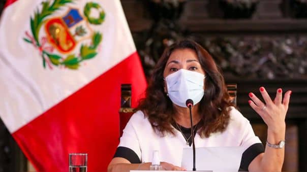 Violeta Bermúdez aclara que Gobierno jamás ha solicitado que se denuncie a quienes cuestionan las vacunas contra el COVID-19