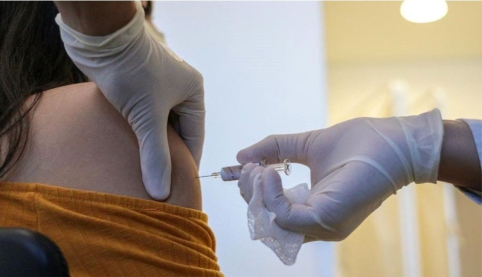 COVID-19: Gobierno establece que voluntarios de ensayos clínicos accedan a vacunas 
